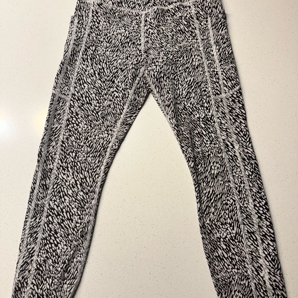 Athleta Patterned Leggings size M